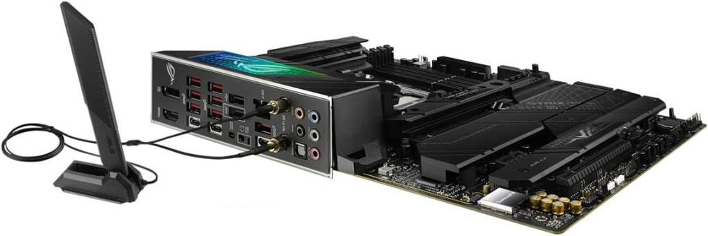 Asus Rog Strix X670E-F Gaming Wi-Fi AMD AM5 DDR5 ATX Anakart Teşhir